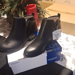 Arizona Jean Company Black Ankle Boots